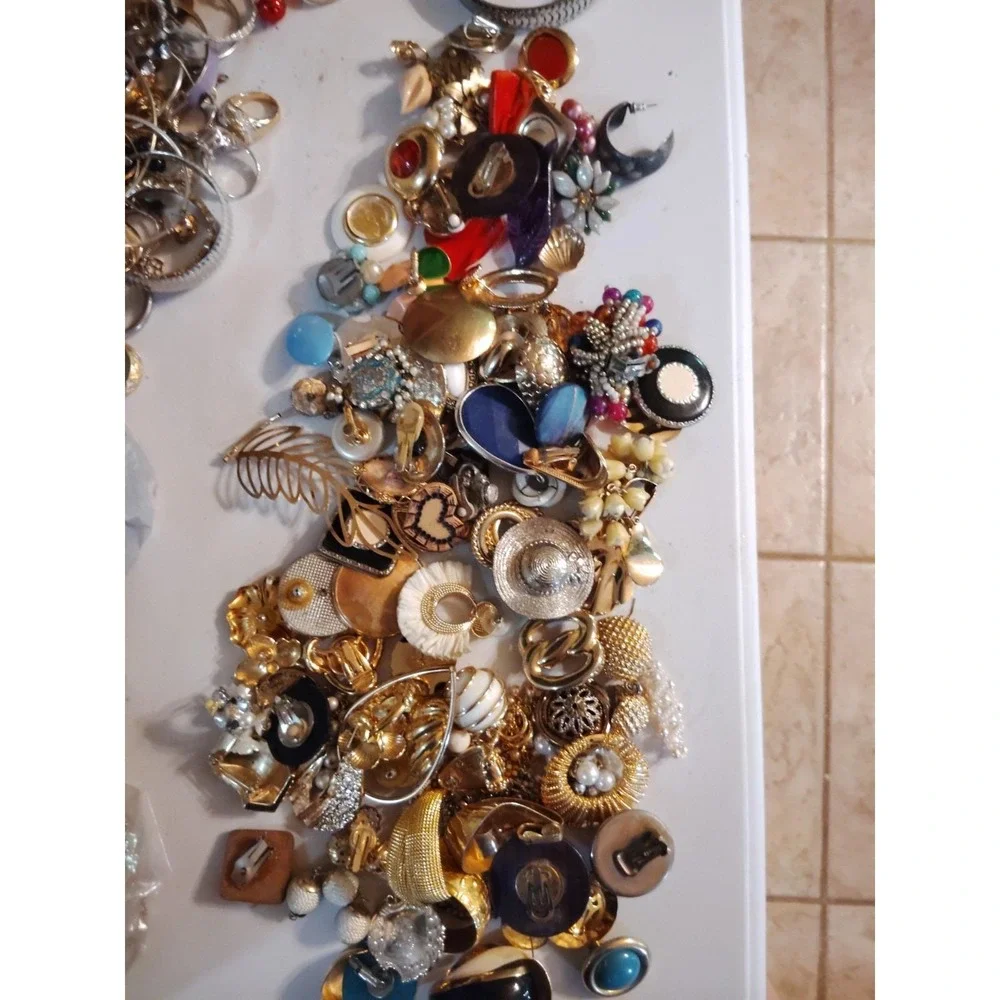 100++ Vintage To Modern Single Earring Craft Junk Lot#1